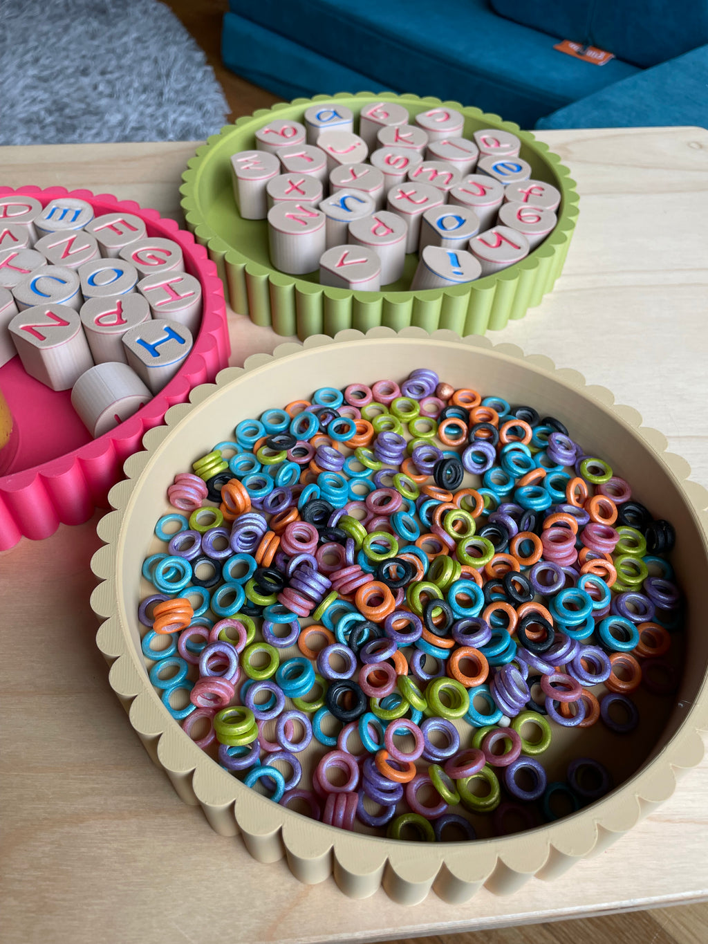 Scallop Round Trays